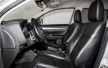 Mitsubishi Outlander III рестайлинг 3, 2014 год, 1 450 000 рублей, 5 фотография