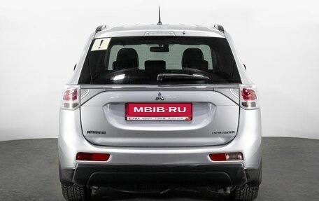 Mitsubishi Outlander III рестайлинг 3, 2014 год, 1 450 000 рублей, 4 фотография