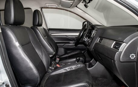 Mitsubishi Outlander III рестайлинг 3, 2014 год, 1 450 000 рублей, 6 фотография