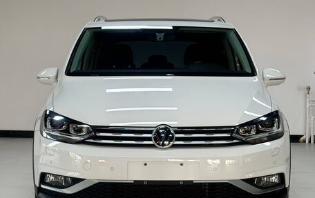 Volkswagen Touran III, 2021 год, 2 269 000 рублей, 2 фотография