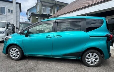 Toyota Sienta II, 2022 год, 1 050 000 рублей, 3 фотография