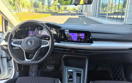 Volkswagen Golf VIII, 2022 год, 1 690 999 рублей, 7 фотография