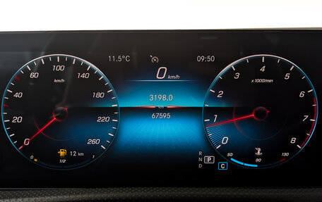 Mercedes-Benz CLA, 2021 год, 3 370 000 рублей, 14 фотография