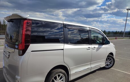 Toyota Noah III, 2015 год, 1 740 000 рублей, 6 фотография