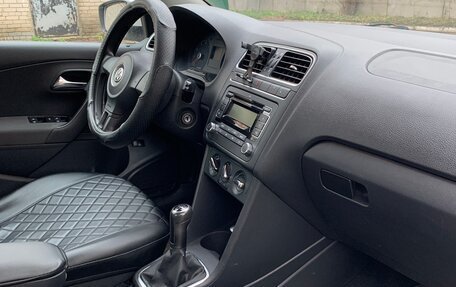 Volkswagen Polo VI (EU Market), 2011 год, 750 000 рублей, 6 фотография