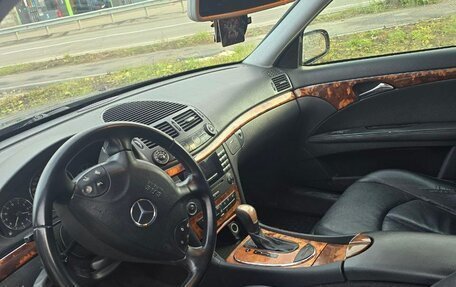 Mercedes-Benz E-Класс, 2003 год, 650 000 рублей, 9 фотография