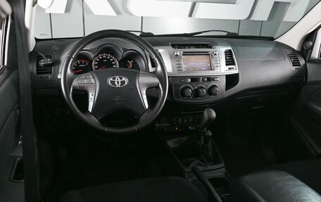Toyota Hilux VII, 2014 год, 2 549 000 рублей, 6 фотография