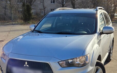 Mitsubishi Outlander III рестайлинг 3, 2012 год, 1 350 000 рублей, 2 фотография