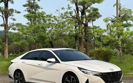 Hyundai Elantra, 2022 год, 1 565 000 рублей, 2 фотография