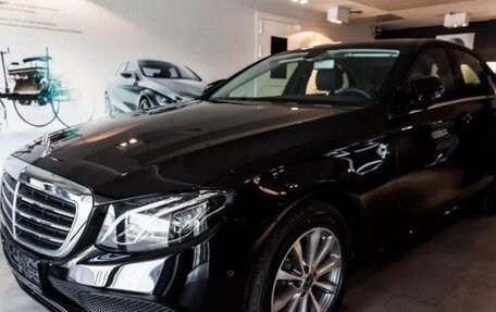 Mercedes-Benz E-Класс, 2019 год, 5 400 000 рублей, 4 фотография