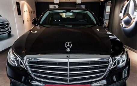 Mercedes-Benz E-Класс, 2019 год, 5 400 000 рублей, 3 фотография