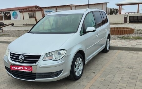 Volkswagen Touran III, 2009 год, 990 000 рублей, 8 фотография