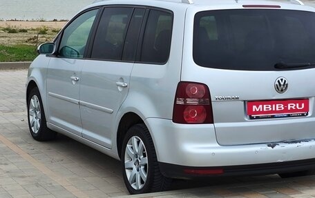 Volkswagen Touran III, 2009 год, 990 000 рублей, 6 фотография