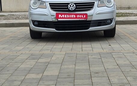 Volkswagen Touran III, 2009 год, 990 000 рублей, 2 фотография