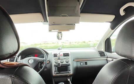 Volkswagen Touran III, 2009 год, 990 000 рублей, 26 фотография