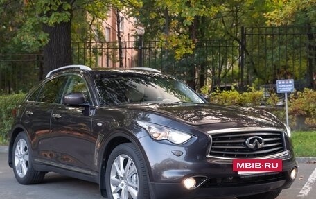 Infiniti QX70, 2015 год, 2 100 000 рублей, 5 фотография