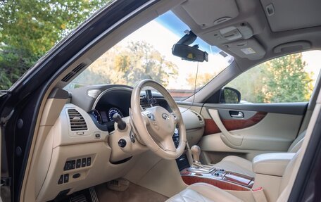 Infiniti QX70, 2015 год, 2 100 000 рублей, 16 фотография