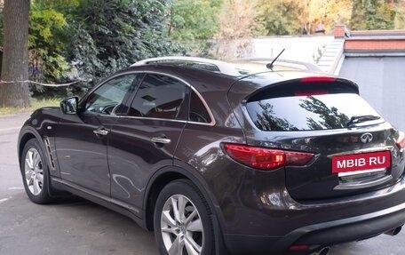 Infiniti QX70, 2015 год, 2 100 000 рублей, 37 фотография