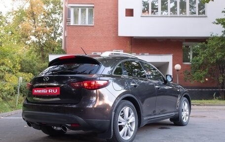 Infiniti QX70, 2015 год, 2 100 000 рублей, 35 фотография