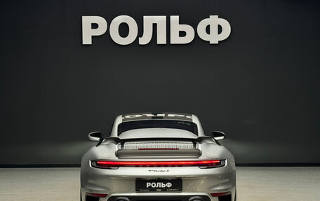 Porsche 911, 2021 год, 27 000 000 рублей, 4 фотография