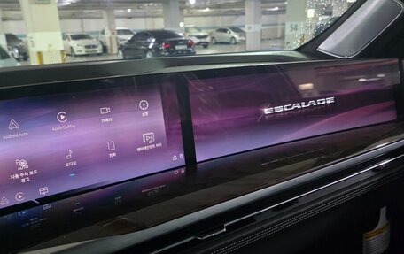 Cadillac Escalade V, 2025 год, 21 400 000 рублей, 16 фотография