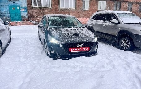 Hyundai Solaris II рестайлинг, 2021 год, 1 980 000 рублей, 4 фотография