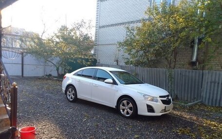 Chevrolet Cruze II, 2013 год, 800 000 рублей, 2 фотография