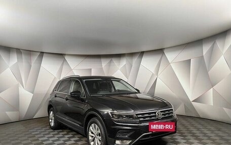 Volkswagen Tiguan II, 2017 год, 2 263 000 рублей, 2 фотография