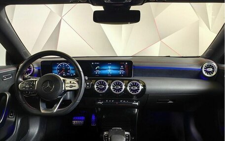 Mercedes-Benz CLA, 2019 год, 3 000 000 рублей, 9 фотография