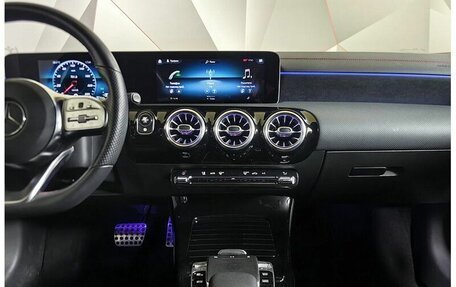 Mercedes-Benz CLA, 2019 год, 3 000 000 рублей, 10 фотография