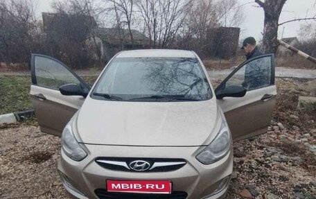 Hyundai Solaris II рестайлинг, 2011 год, 630 000 рублей, 1 фотография