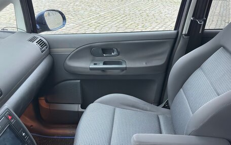 Volkswagen Sharan I рестайлинг, 2006 год, 750 000 рублей, 26 фотография