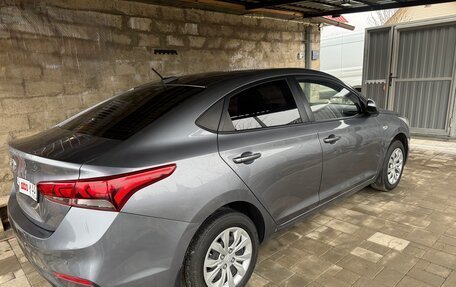 Hyundai Solaris II рестайлинг, 2018 год, 1 050 000 рублей, 3 фотография