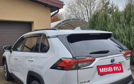 Toyota RAV4, 2024 год, 2 890 000 рублей, 3 фотография