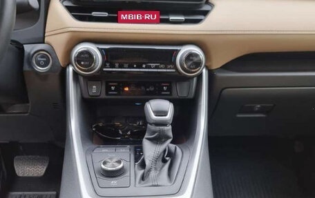 Toyota RAV4, 2024 год, 2 890 000 рублей, 8 фотография