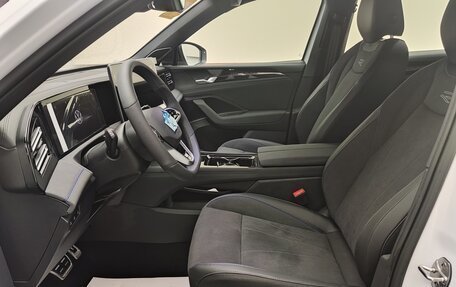 Volkswagen Tiguan, 2025 год, 4 950 000 рублей, 12 фотография