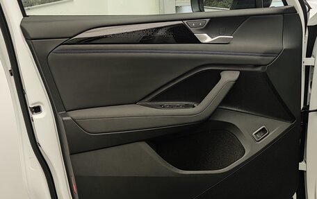 Volkswagen Tiguan, 2025 год, 4 950 000 рублей, 16 фотография