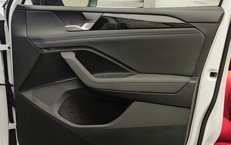 Volkswagen Tiguan, 2025 год, 4 950 000 рублей, 17 фотография