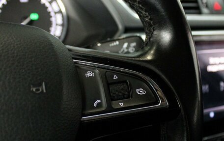 Skoda Superb III рестайлинг, 2018 год, 1 999 000 рублей, 14 фотография