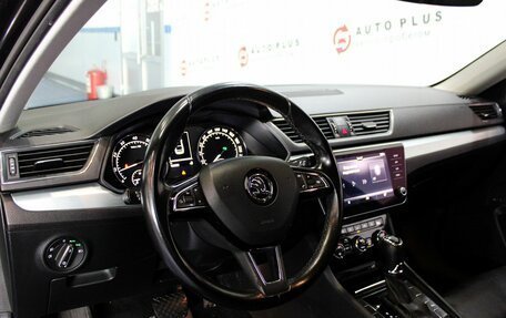 Skoda Superb III рестайлинг, 2018 год, 1 999 000 рублей, 7 фотография