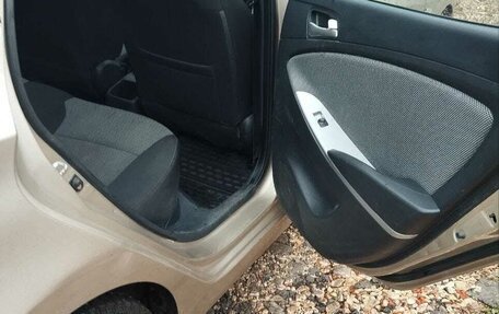 Hyundai Solaris II рестайлинг, 2011 год, 630 000 рублей, 10 фотография