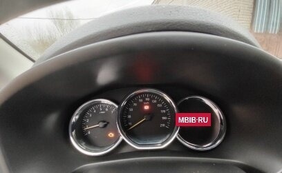 Renault Logan II, 2017 год, 339 999 рублей, 6 фотография