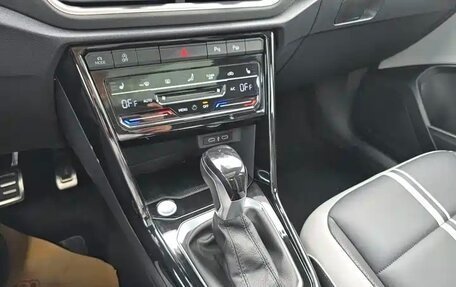 Volkswagen T-Roc I, 2022 год, 1 650 000 рублей, 14 фотография