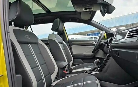 Volkswagen T-Roc I, 2022 год, 1 650 000 рублей, 11 фотография