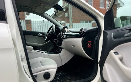 Mercedes-Benz B-Класс, 2012 год, 1 300 000 рублей, 23 фотография