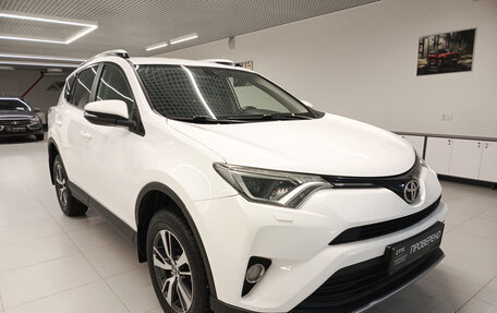 Toyota RAV4, 2017 год, 2 516 000 рублей, 3 фотография