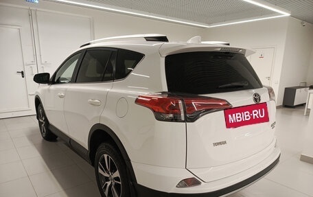 Toyota RAV4, 2017 год, 2 516 000 рублей, 8 фотография