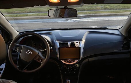 Hyundai Solaris II рестайлинг, 2011 год, 655 000 рублей, 8 фотография