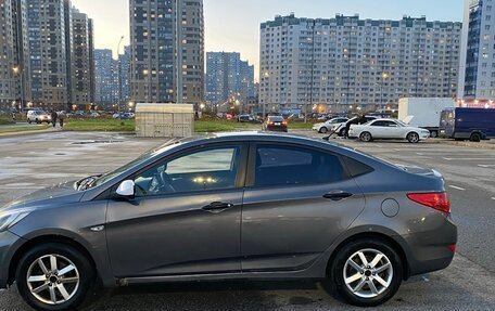 Hyundai Solaris II рестайлинг, 2011 год, 655 000 рублей, 24 фотография