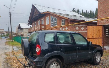 Chevrolet Niva I рестайлинг, 2017 год, 690 000 рублей, 7 фотография